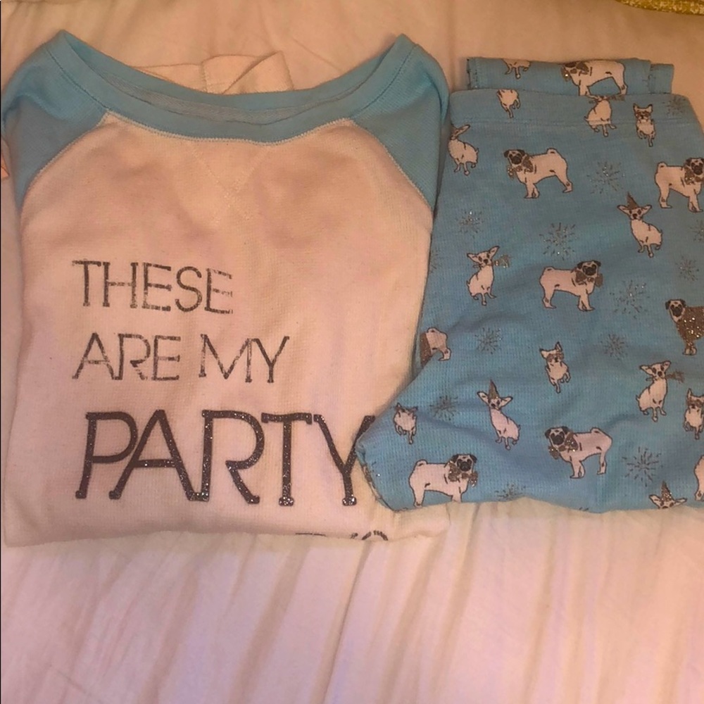 ⭐️✨3 for$20 ✨⭐️These are my party thermal pjs size small